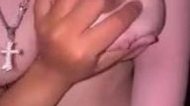 Đêm khuy con bướm thèm con chim .